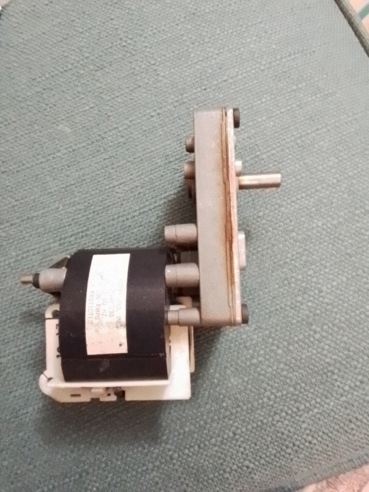Rowe AMI CD Jukebox CD100 THRU CD100L Sprag Motor Untested