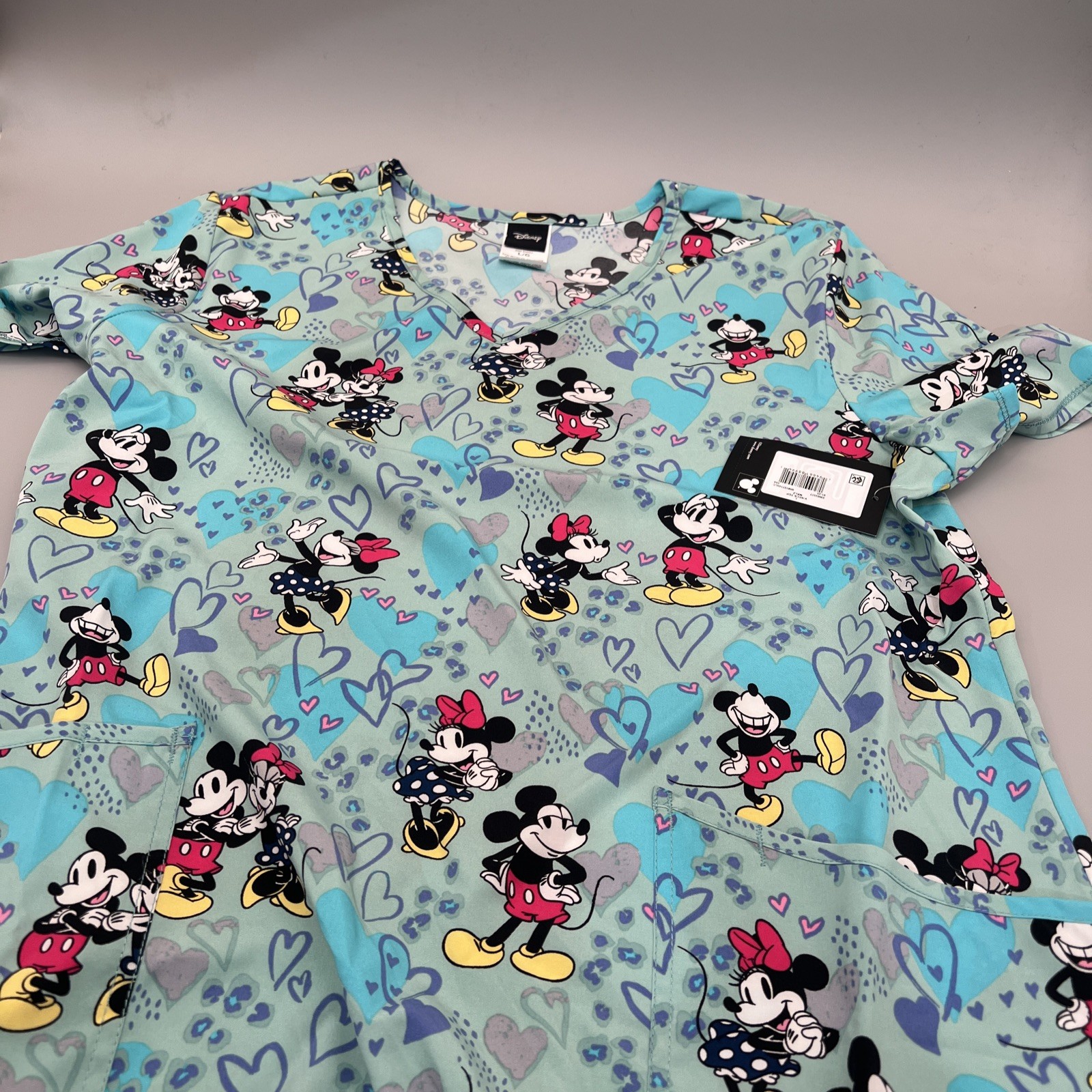 Disney Women’s Mickey and Minnie Fashion Scrub Top Size L New
