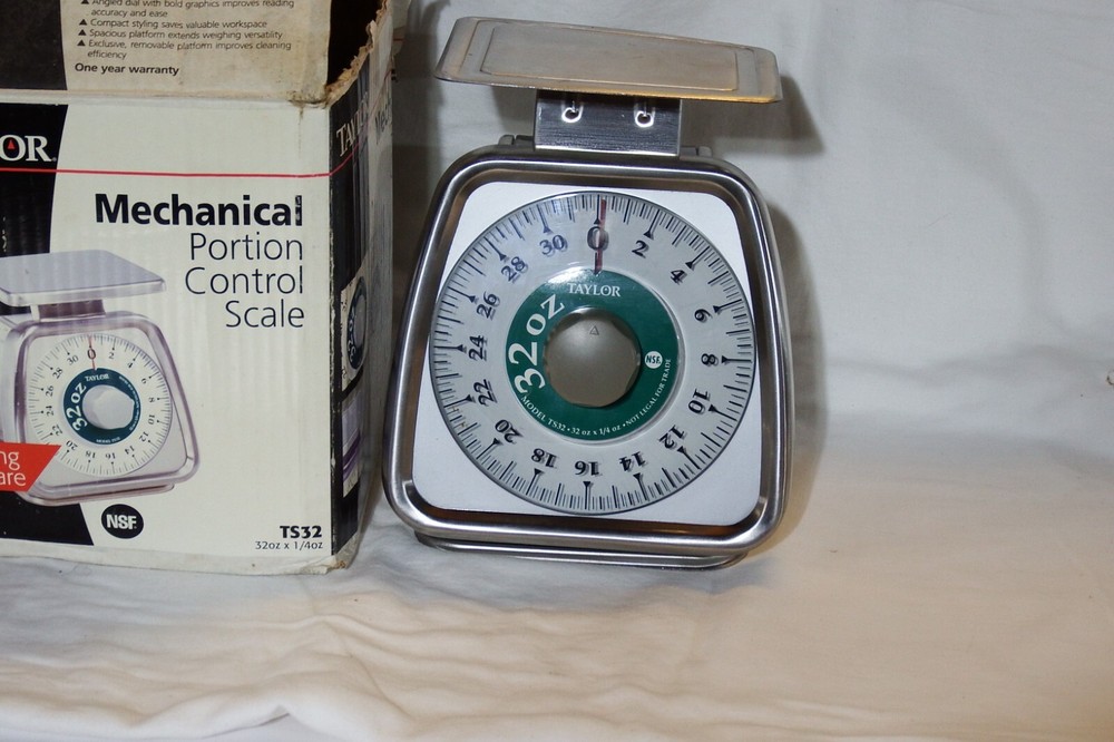 Taylor 32 oz Mechanical Dial Portion Control Scale with Removable Platform