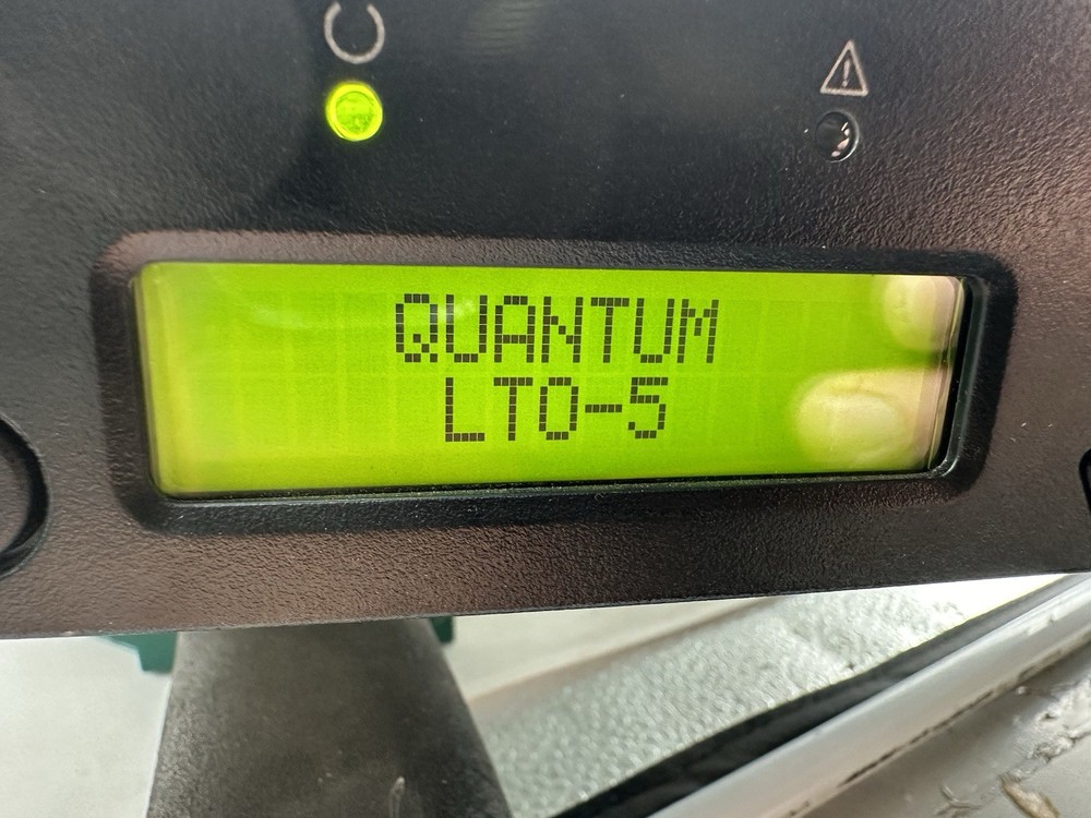 Quantum L700 Superloader 3 SCSI Tape Drive Library Auto Loader LTO-5