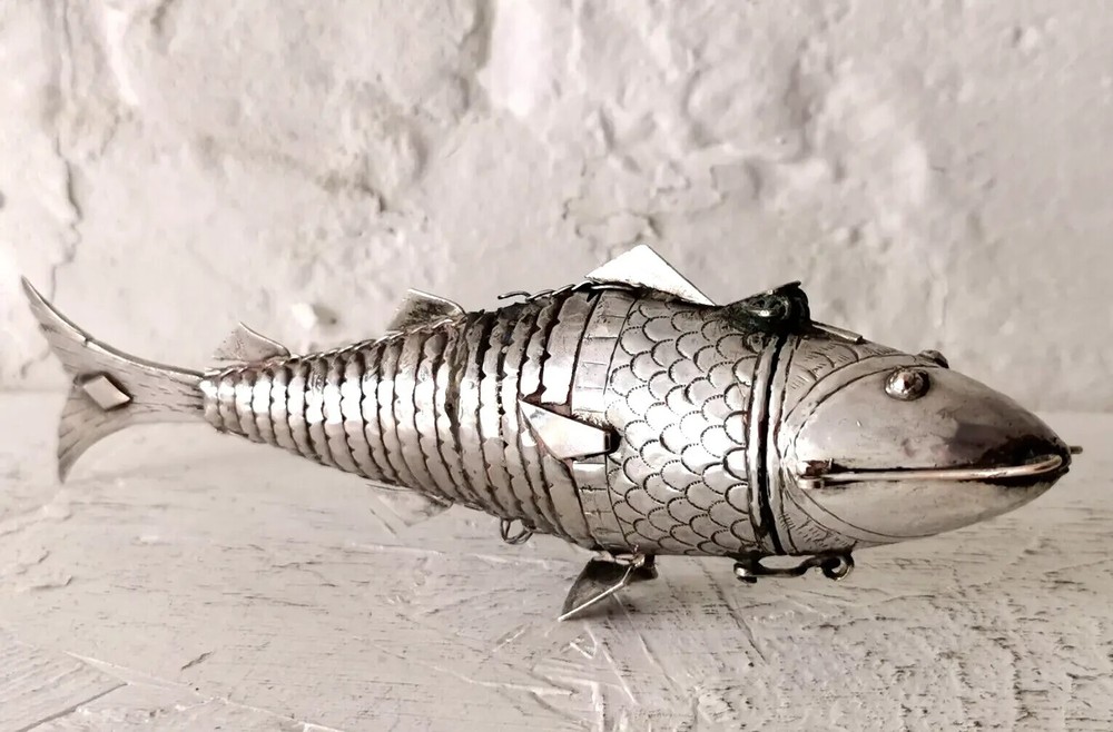 Large Solid Silver Articulated Fish Box - 120g - 19cms.