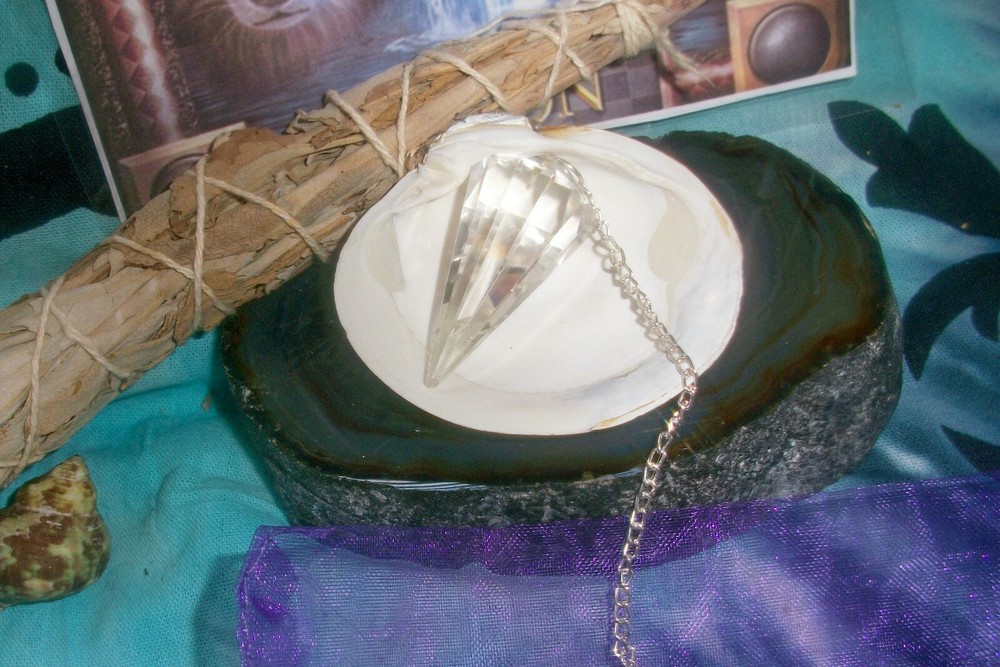 Pendulum-Rock quartz