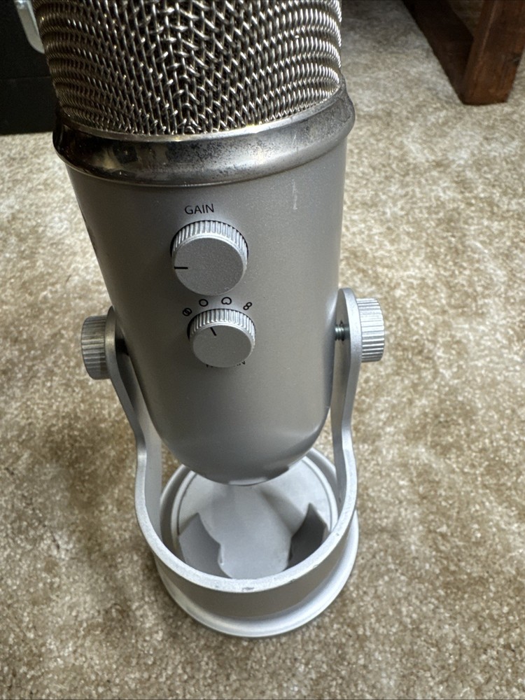 Logitech - Blue Yeti Professional Multi-Pattern USB Condenser Gaming Microphone