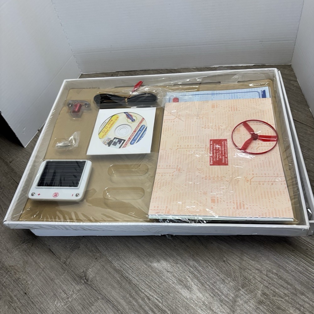 Elenco Electronics Snap Circuits Extreme 750 Experiments Kit Mostly Complete