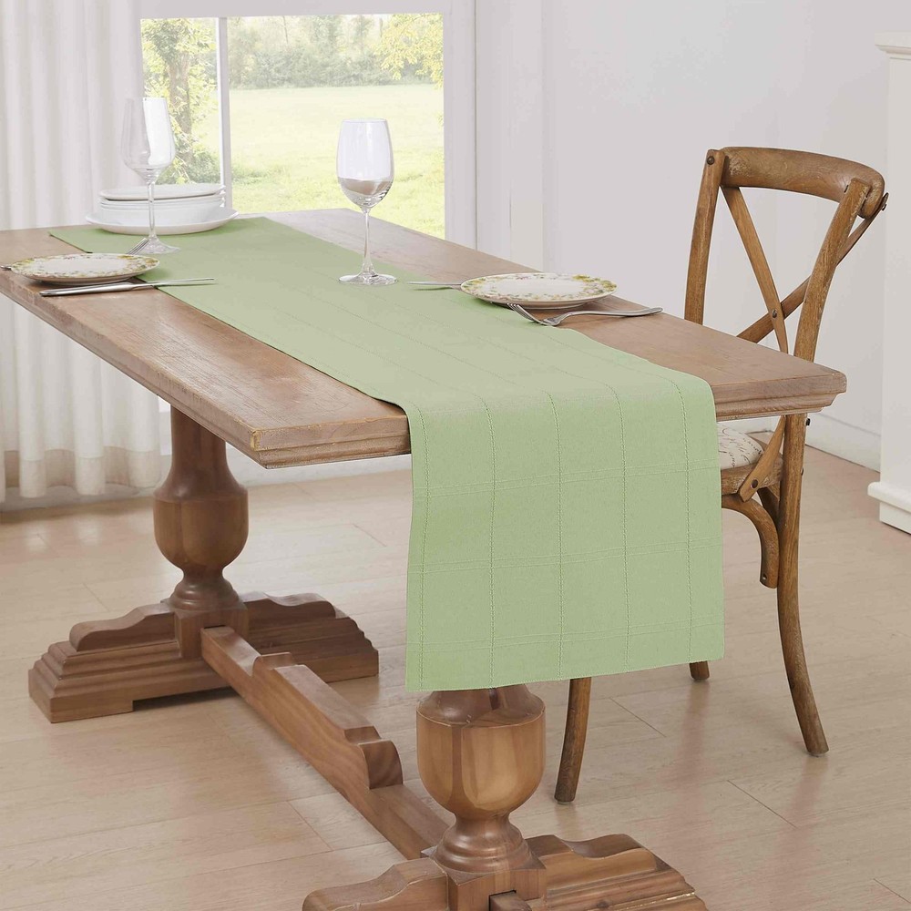 IZOD - Table Runner, Decorative Tabletop Essentials, Holiday Home Decor (Chadwic