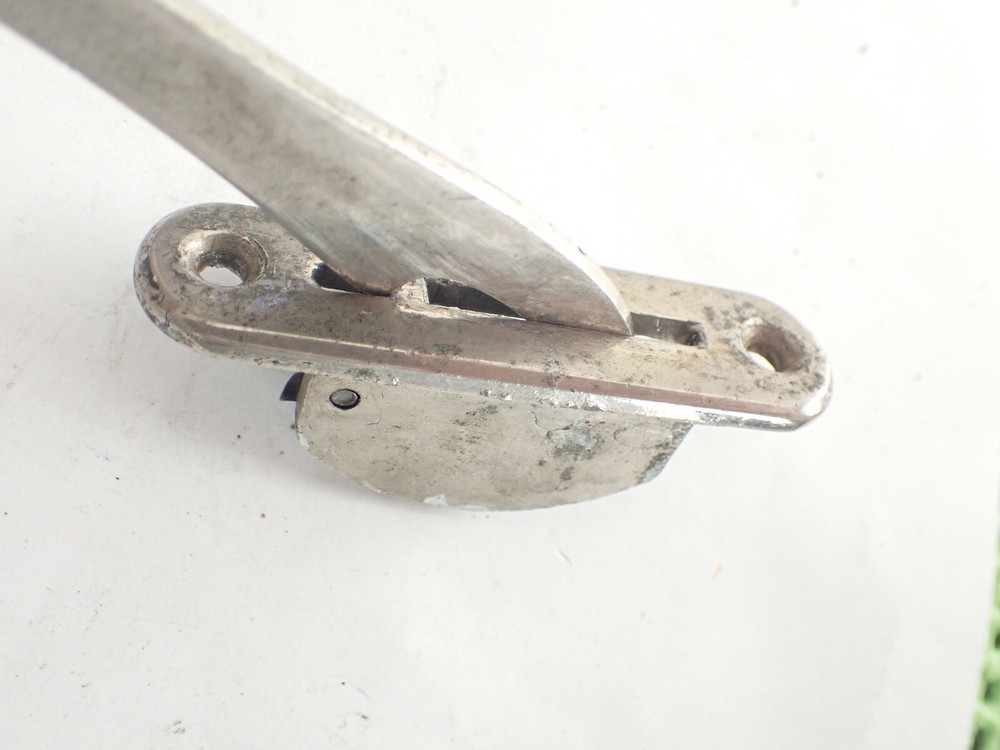 PHONOGRAPH LID SUPPORT ARM NINE INCHES LONG MOUNT ON LEFT SIDE