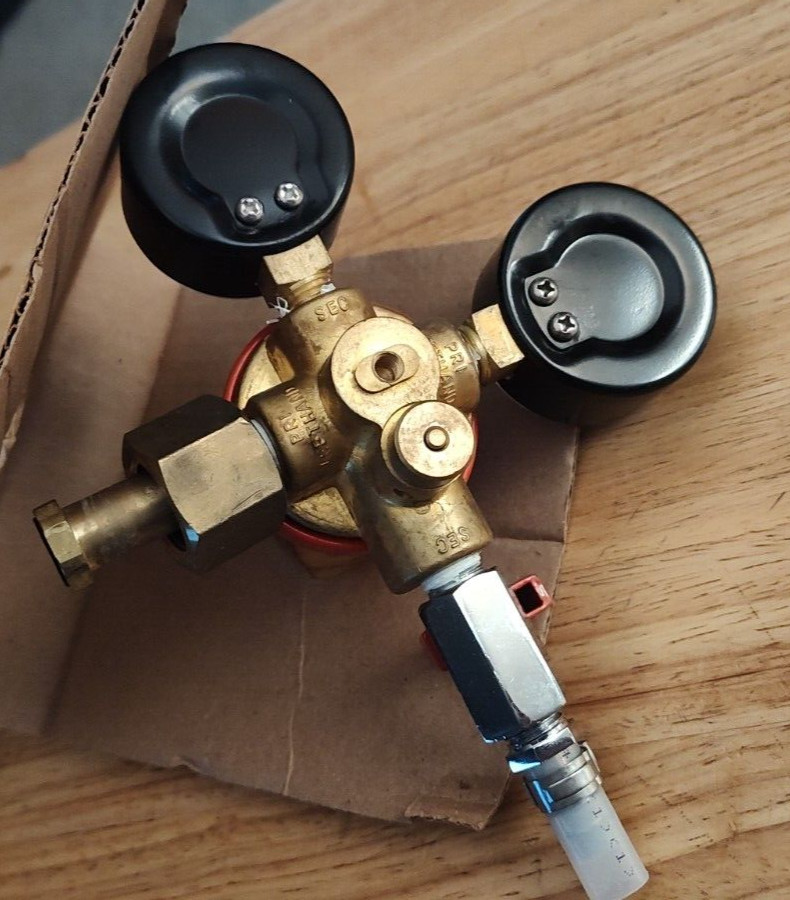 Micro Matic 842 CO2 Gas Regulator Primary Low Pressure 0-60 2 Gauge NIB