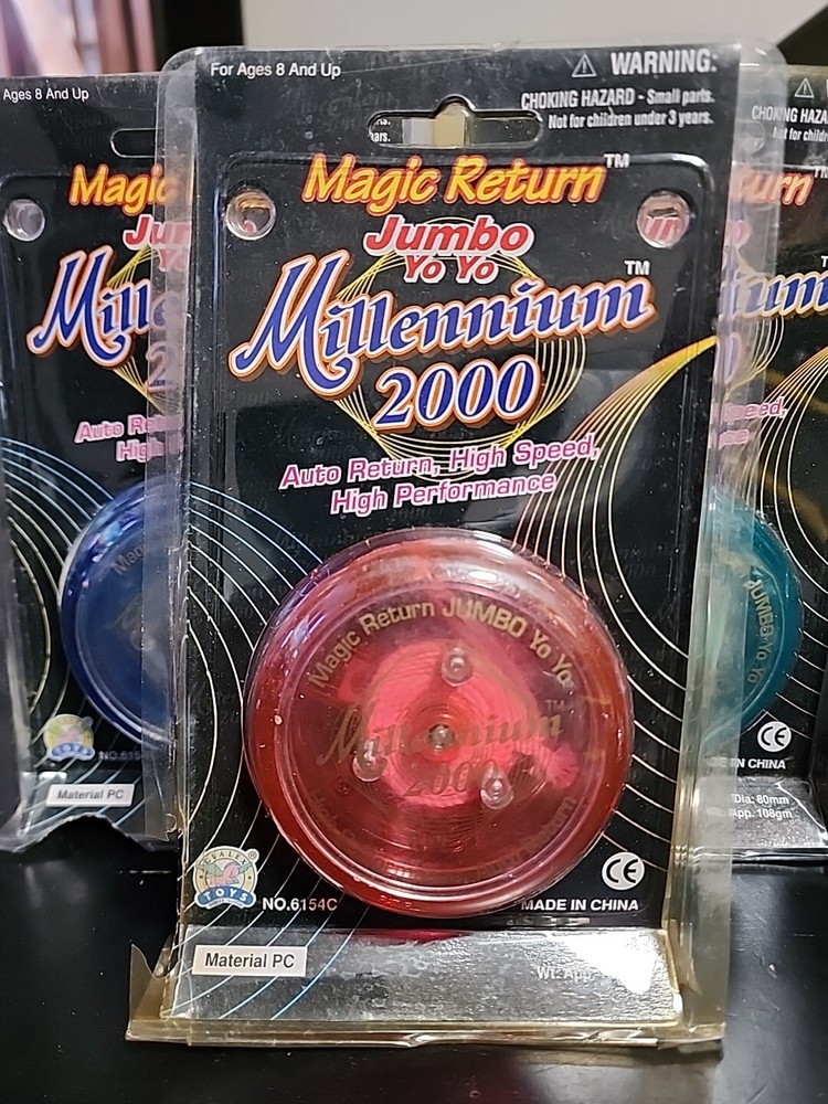 Magic Return Jumbo Yo-Yo Millennium 2000 Red - New (Damaged Box)