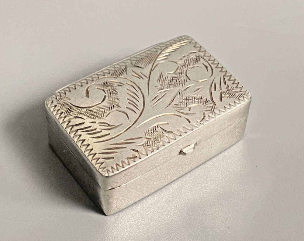 Vintage Mid Century Solid Silver Ornate Floral Scrollwork Hinged Snuff Pill Box