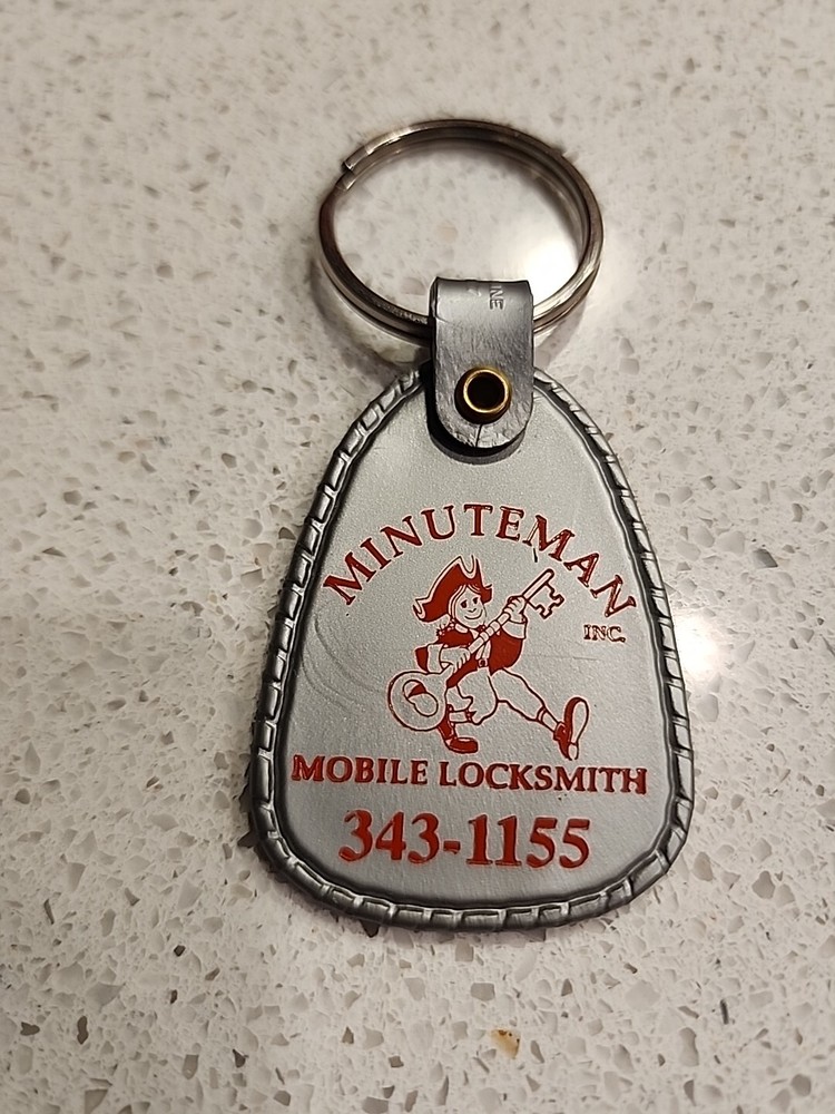 Vintage Minuteman Mobile Locksmith Keychain Plastic Key Ring Gray