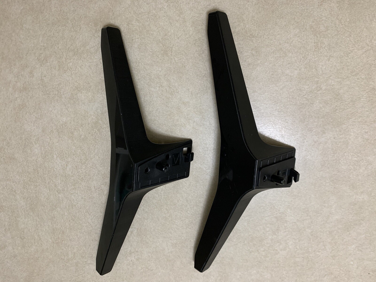 LG 65UJ6300 STAND LEGS 65UN6950ZUA MAM643875 (NO SCREWS) 60UK6090