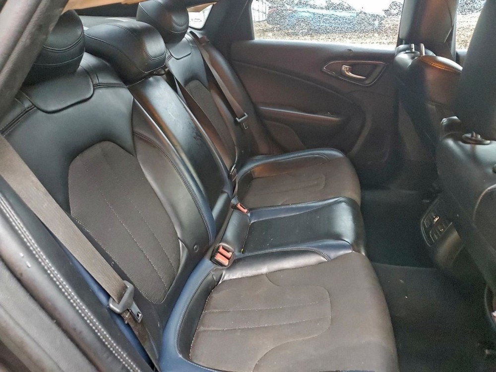200 2015 Glove Box 4997899