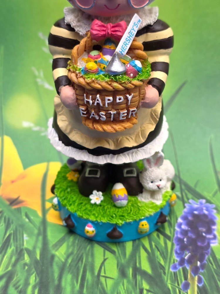 Hershey's Figurine Happy Easter 2001 EASTER BASKET FIGURE