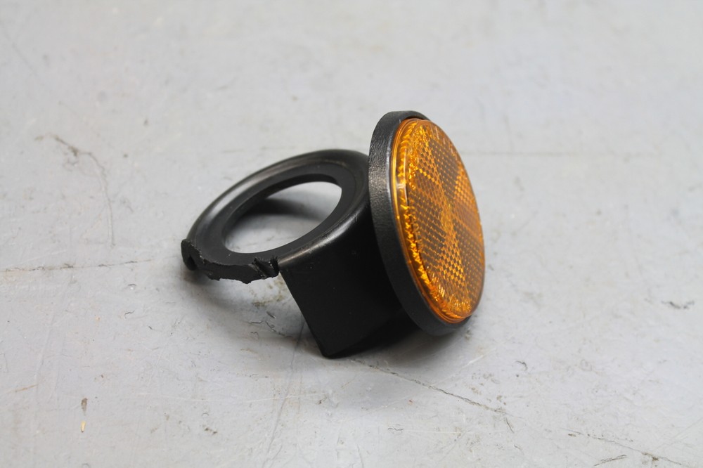 1982 SUZUKI GS300L REFLECTOR GARNISH MARKER