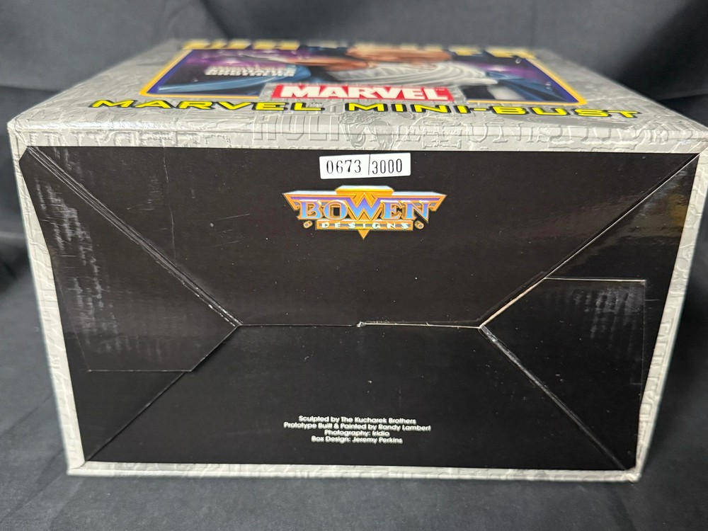 WATCHER - BOWEN MINI BUST (673/3000)