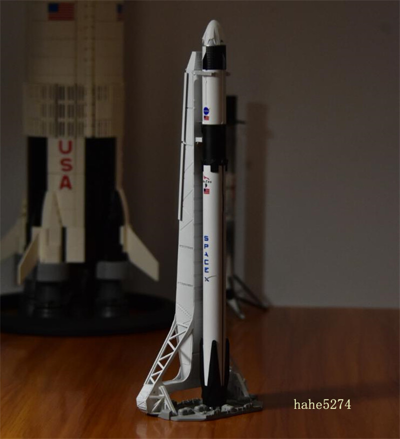 SpaceX Falcon IX Rocket F9 Tower Static Model + Crewed Dragon Model