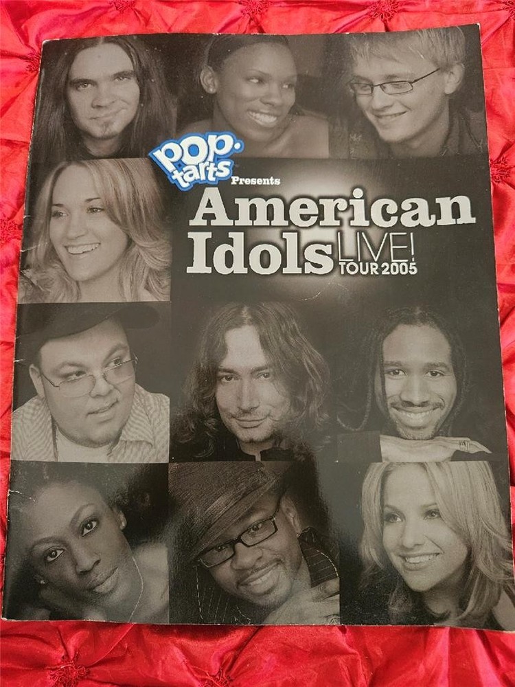 2005 AMERICAN IDOL LIVE TOUR PROGRAM 8X AUTOGRAPHS SINGERS CARRIE UNDERWOOD RARE