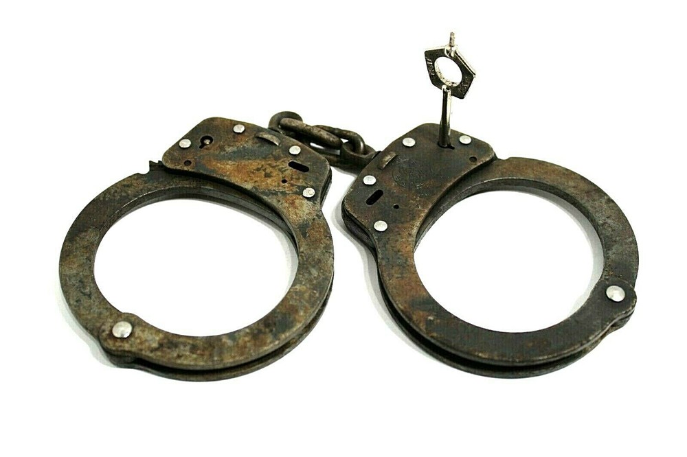 Smith & Wesson M100-1 Handcuffs With Key