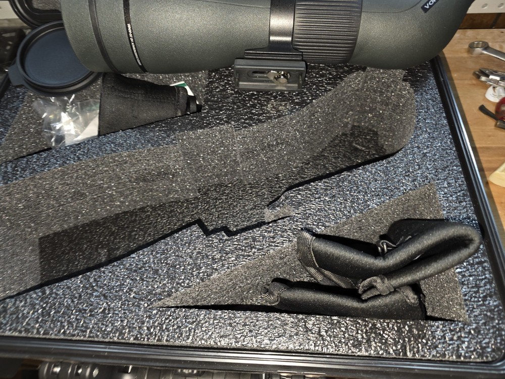 vortex diamondback hd 20-60x85 spotting scope With Extras