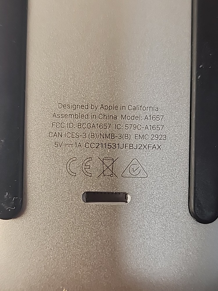 Bundle Apple A1314 Magic Keyboard Bluetooth Magic Mouse A1657 / Free Shipping