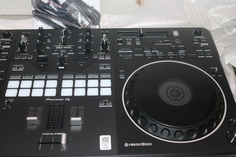 Pioneer DDJ-REV5 Scratch-Style 2-Channel Performance DJ Controller