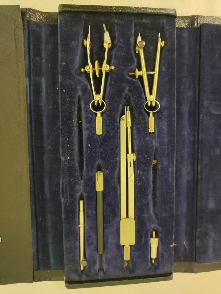 Vintage Draughtsman's Compass Set in Case (DEB11)