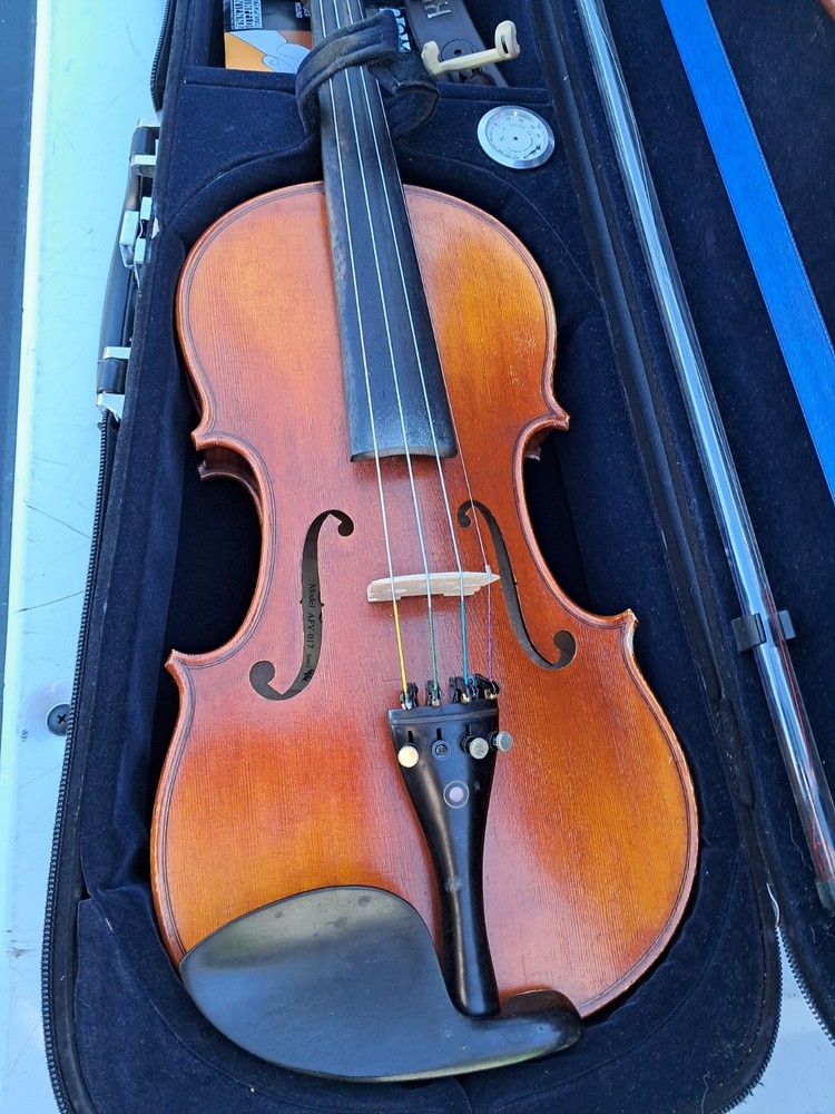 Amati Fine Instruments Violin Model AFV-017 4/4