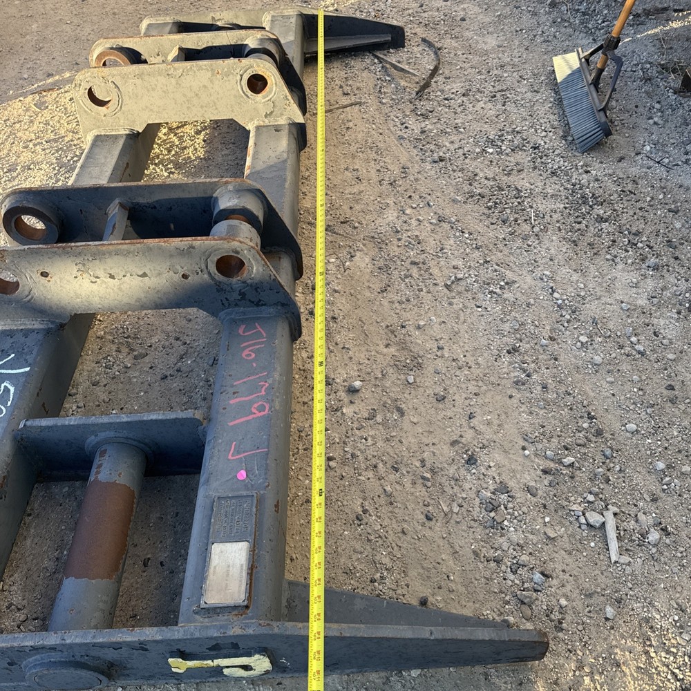 Pemberton Wheel Loader Fork Bracket Case 621c New