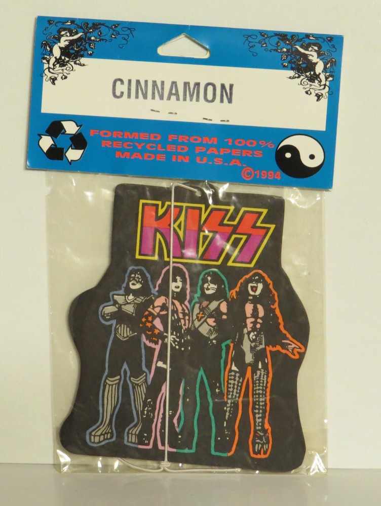 KISS LOVE GUN AIR FRESHENER SEALED 1994 OFFICIAL LICENSED SHOWN IN KISSTORY II