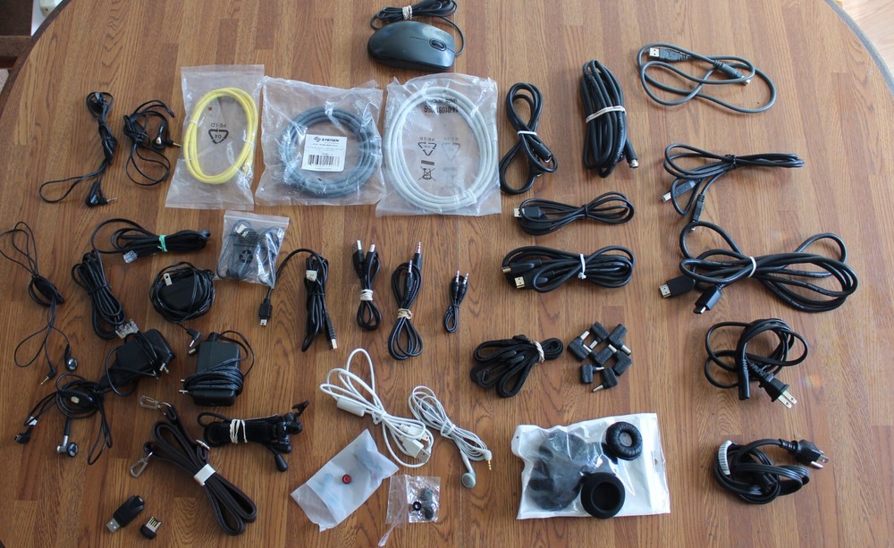 Lot Assorted Brand Cables Camera Cords USB  Micro-USB AV Charging Adapters Mouse
