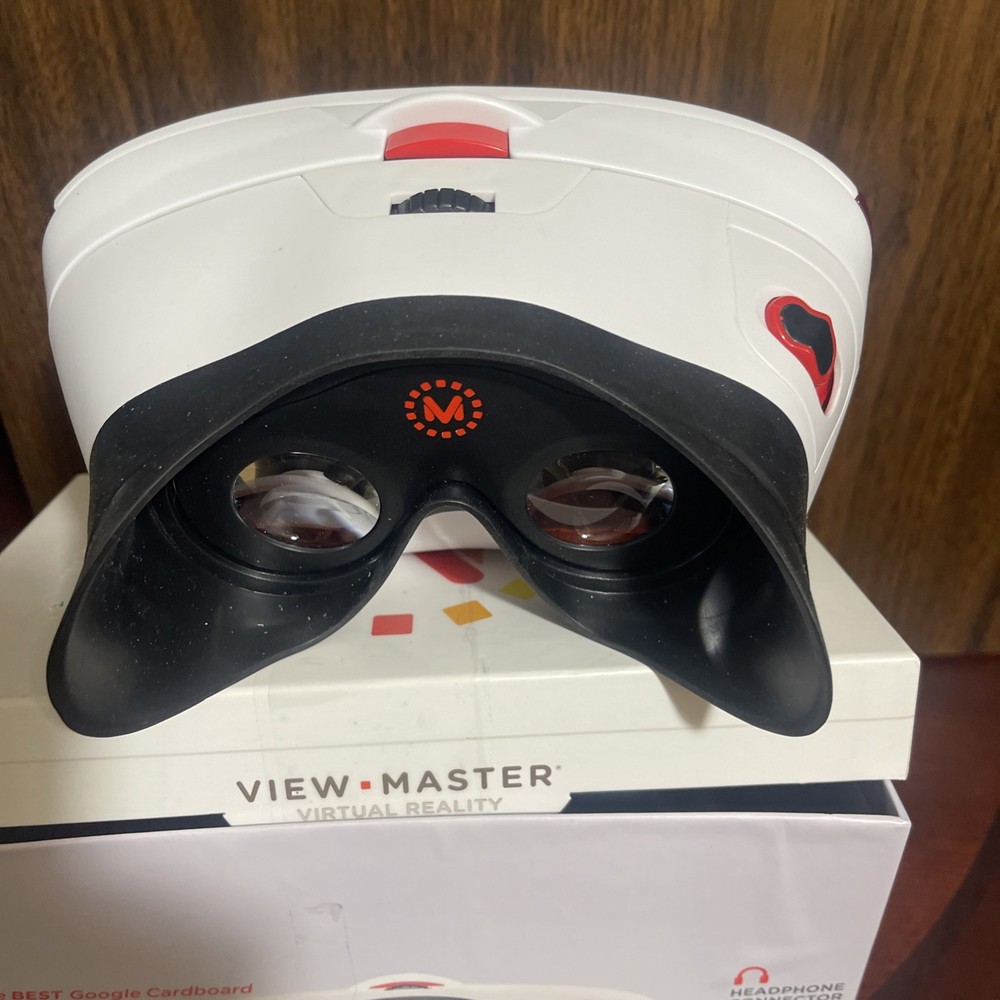 View Master Deluxe Virtual Reality VR Viewer Model DTH61 Start up kit