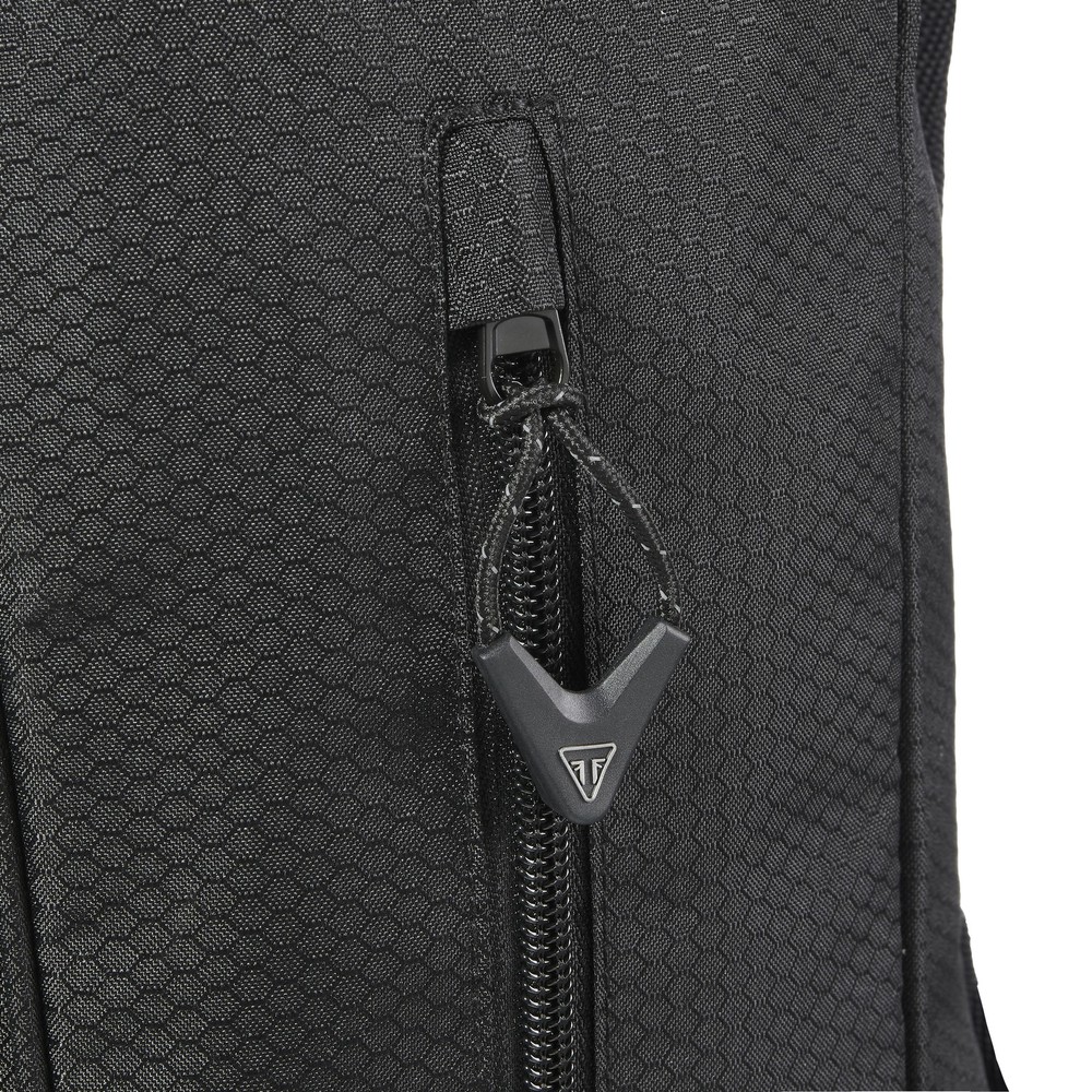 Triumph Motorcycles MLUA24003 - 2L Hydro Backpack Hydration Pack Black