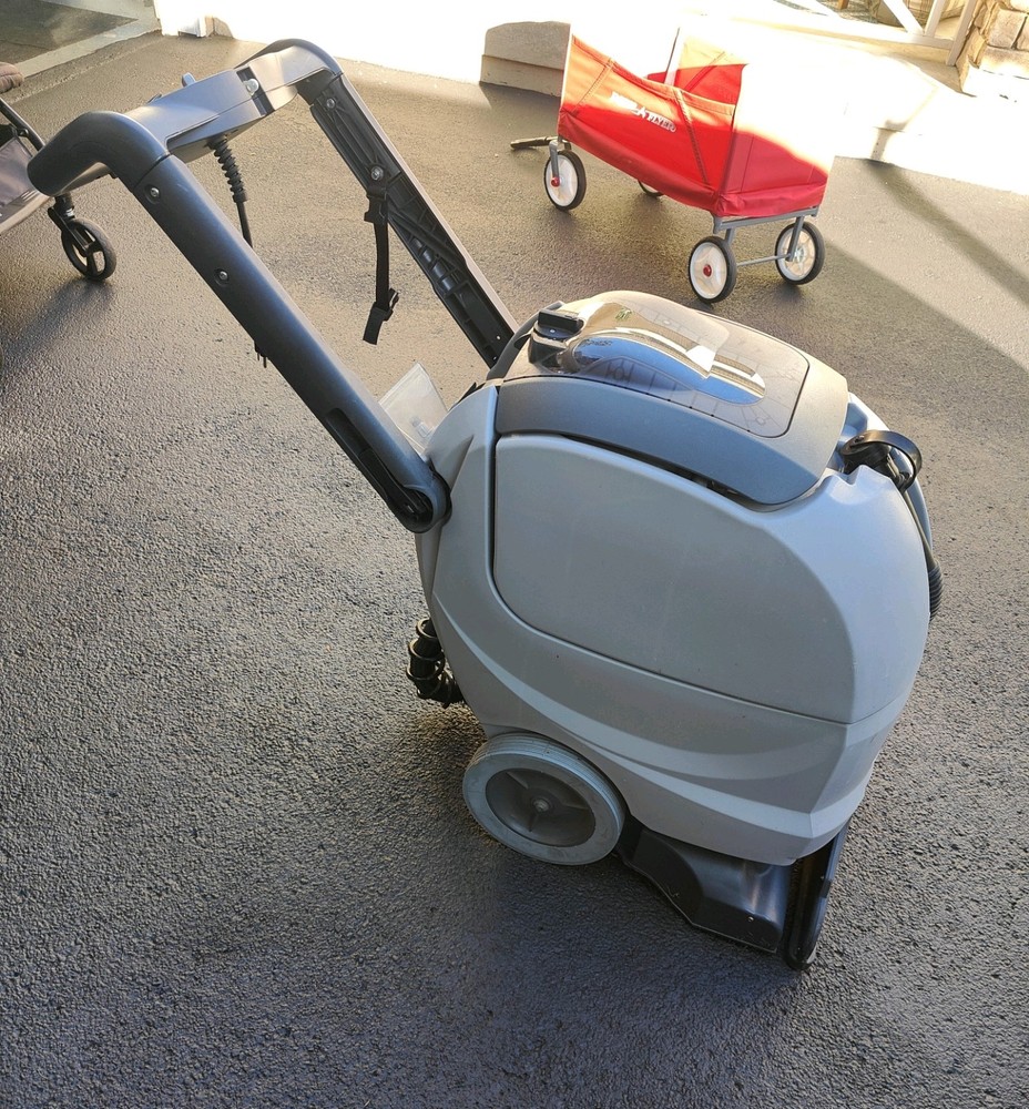 Comercial Carpet Cleaner - Advanced ES300 XP