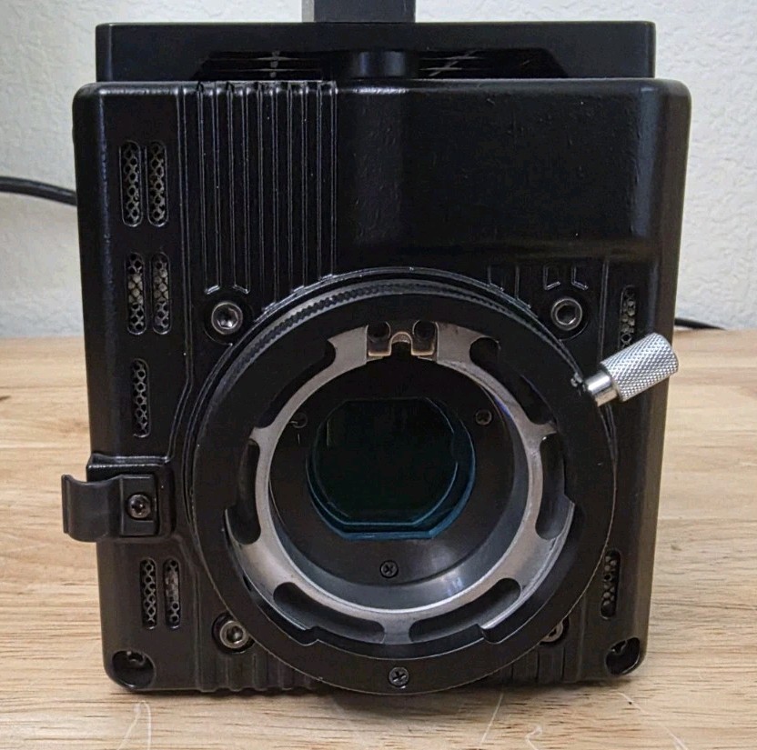 HITACHI DK-Z50 Multi-Format HDTV/SD Box Camera w/mounting bracket