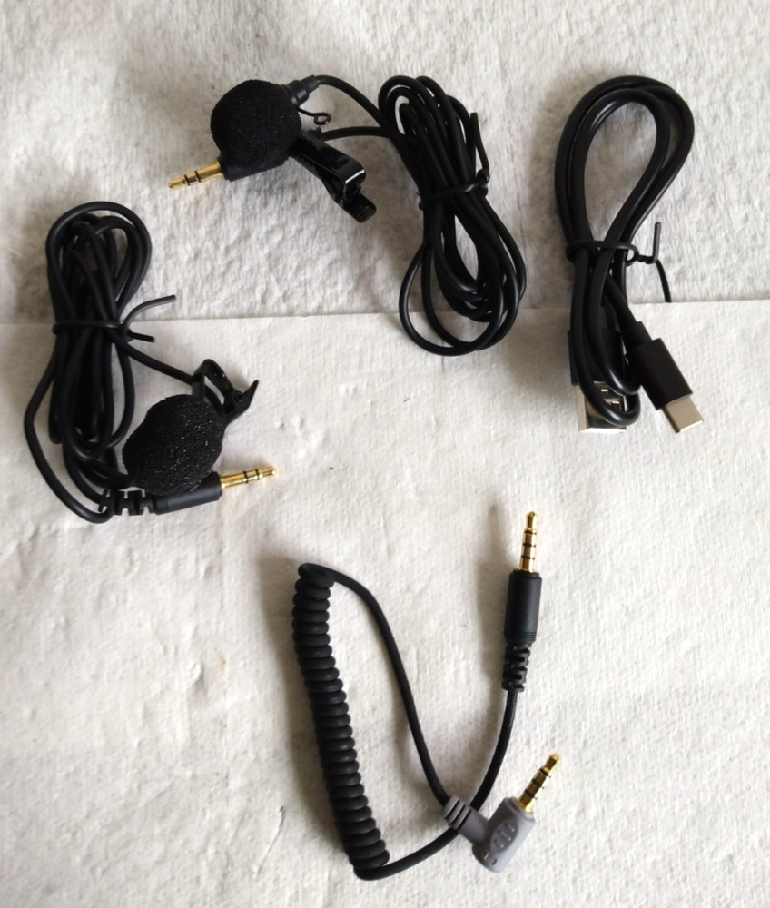 Comica Wireless Microphone CVM WS 60 Combo UHF 1 Trigger 2 + Case