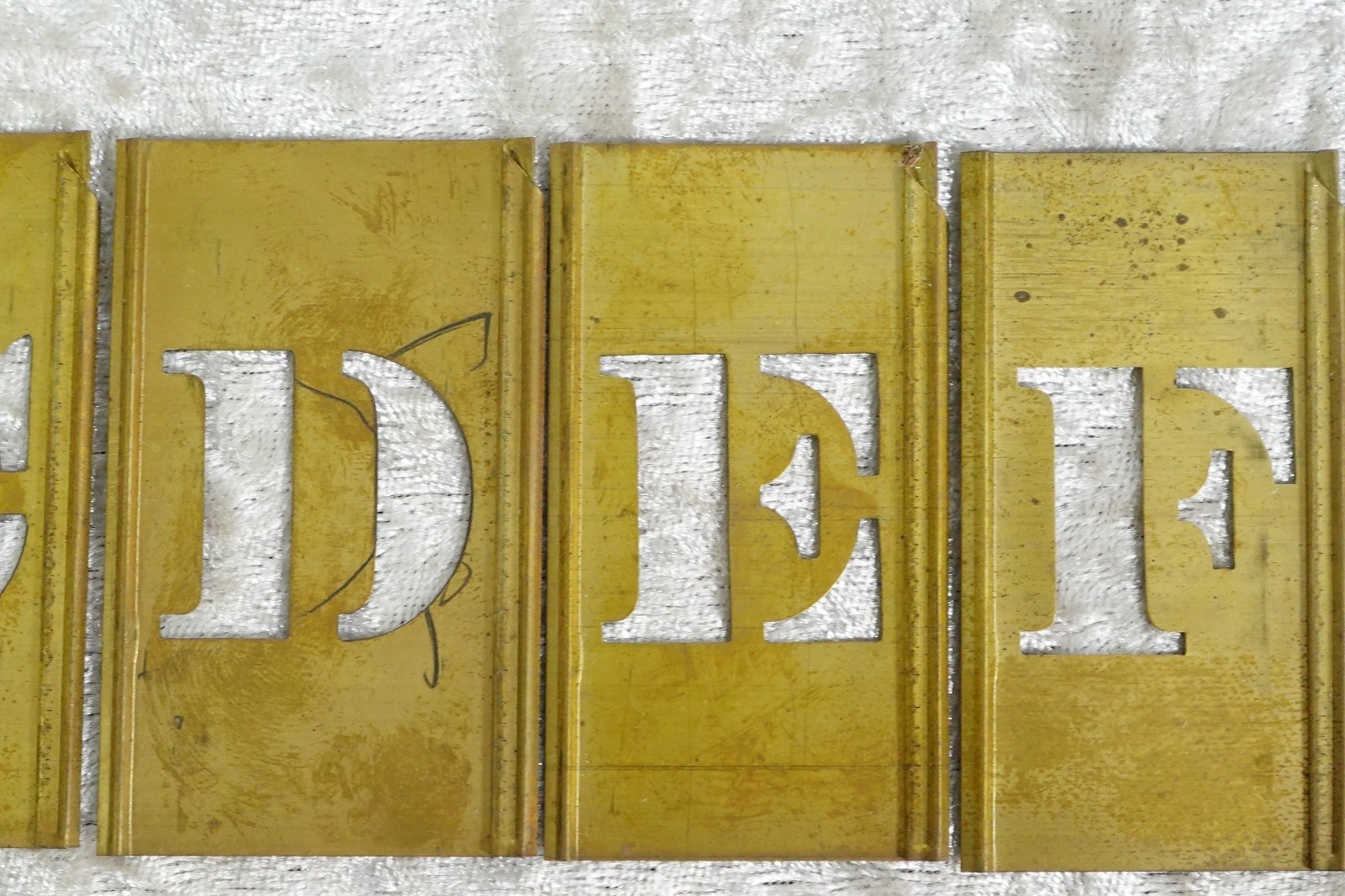 Reese's Brass Interlocking Adjustable Stencils 1" A-Z Letters Spacers & Symbols