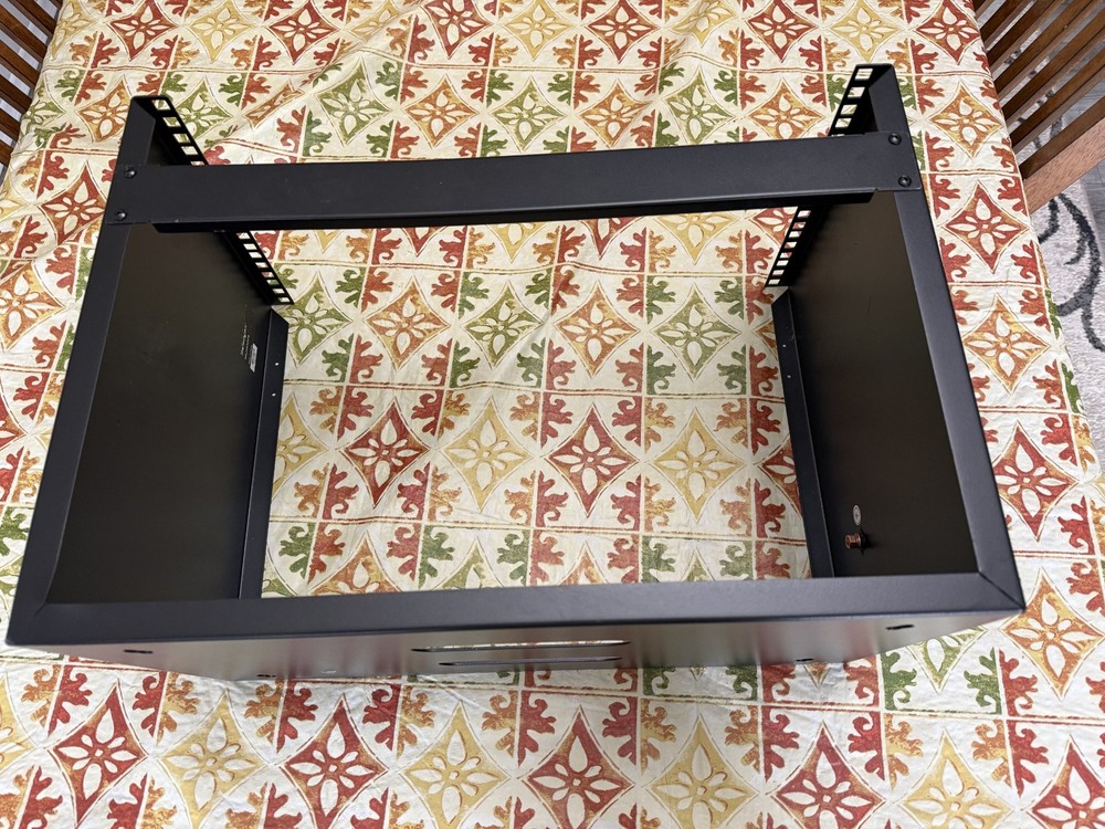 StarTech.com 6U Wall Mount Network Equipment Rack - 14 Inch Deep - 19" Patch