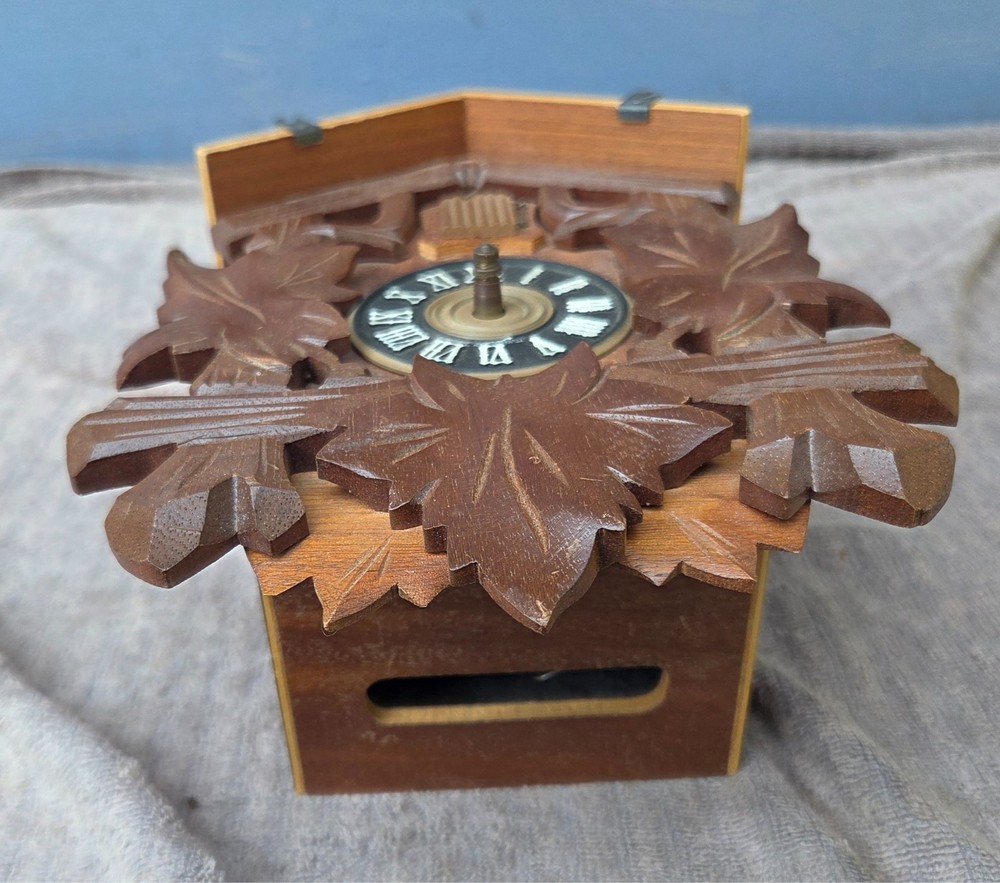 Vintage Small Hurbert Herr Cuckoo Clock - Nice Shape! - Missing Parts
