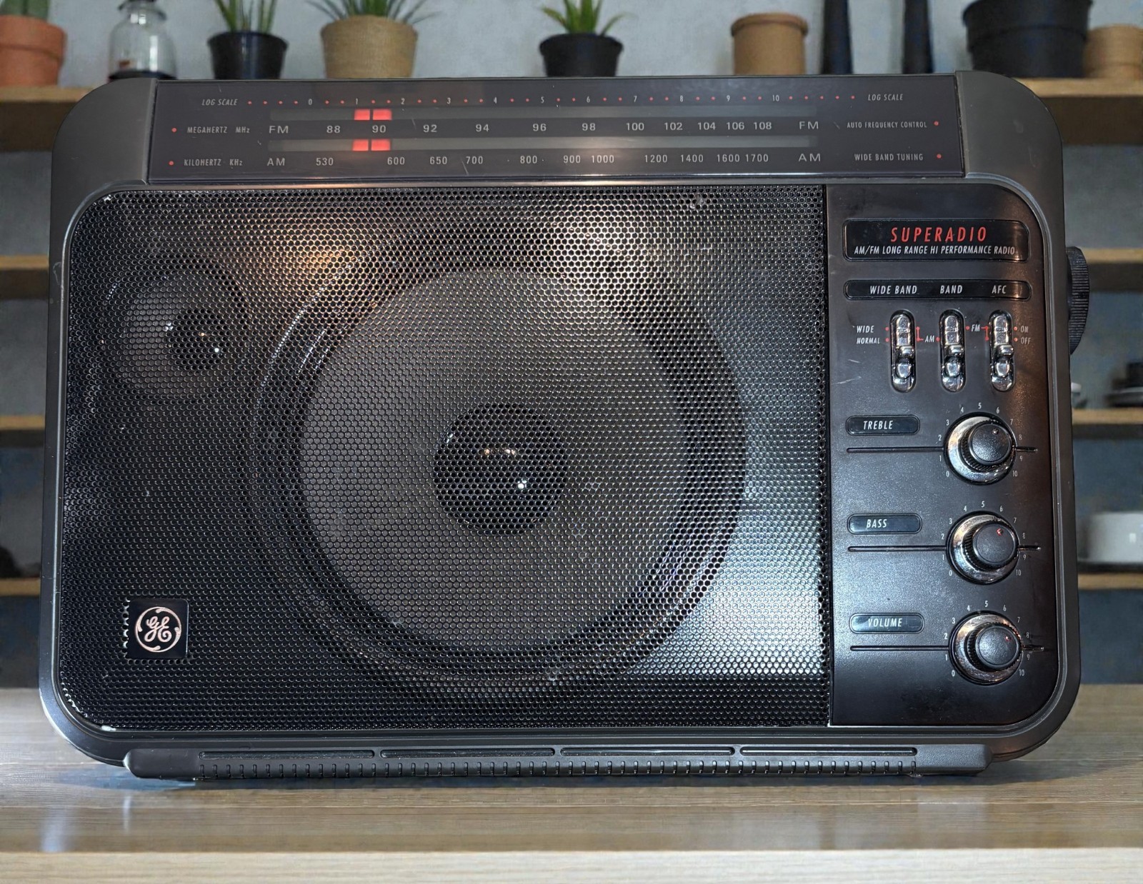 General Electric Superadio Series III 7-2887A AM/FM Works & Sounds Great