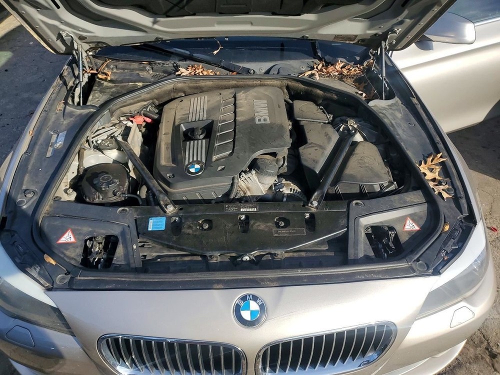 528I 2011 Glove Box 4958749