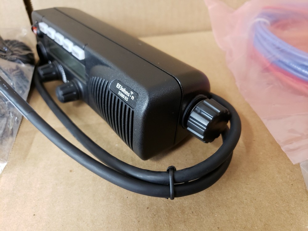 EF Johnson 5300 ES remote Control head Model 023-5500-830 + bracket wires + more