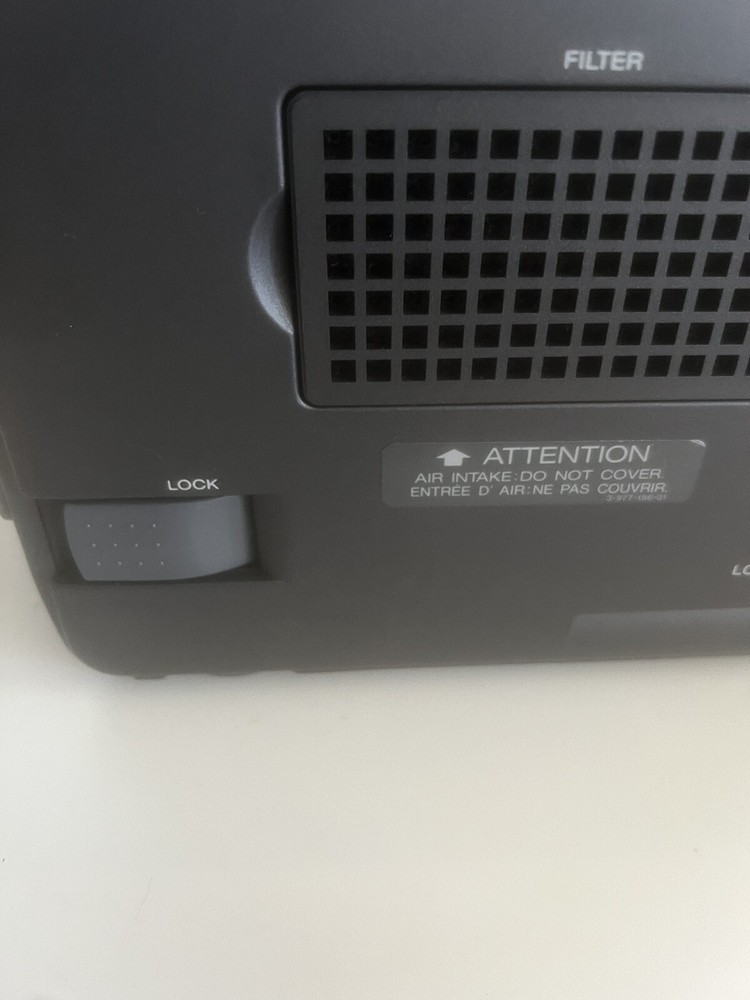 CPJ-D500 Sony LCD Projector w/ Case & Cables - Clean & Fully Functional!