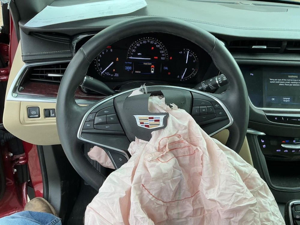 XT5 2017 Glove Box 4972233