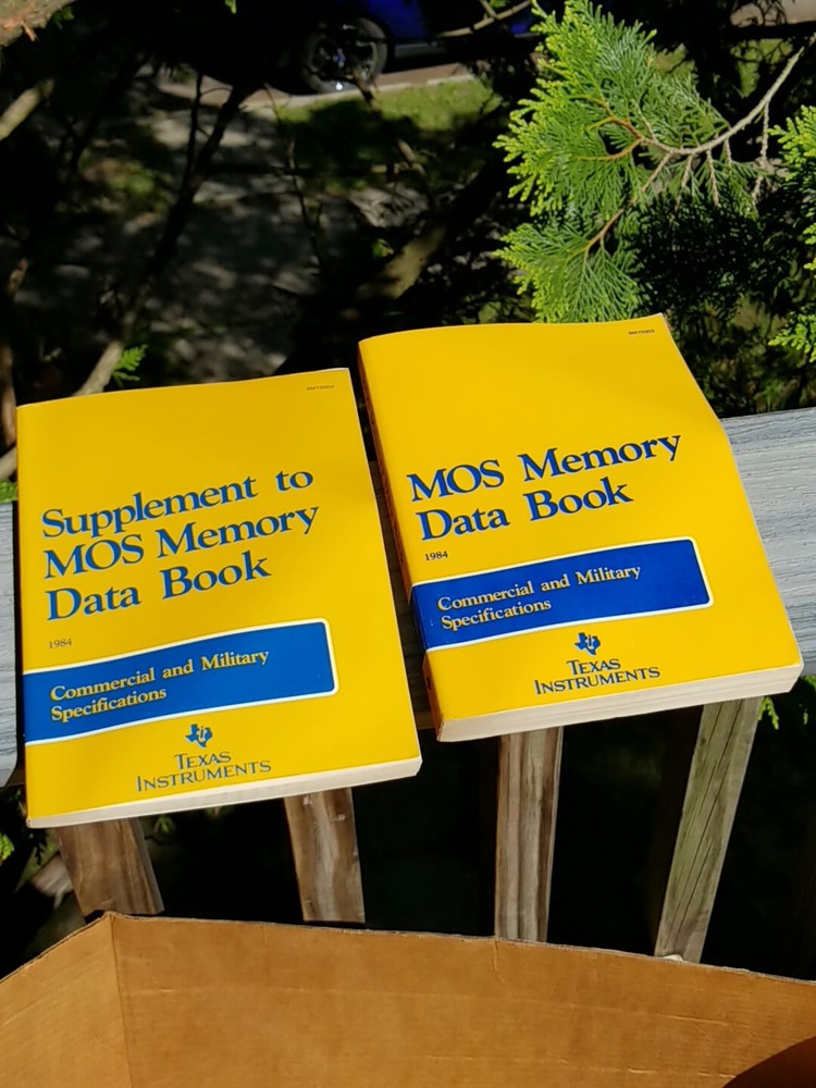 2 VINTAGE TEXAS INSTRUMENTS BOOKS DATA ELECTRONIC MANUAL MOS MEMORY SUPPLEMENT