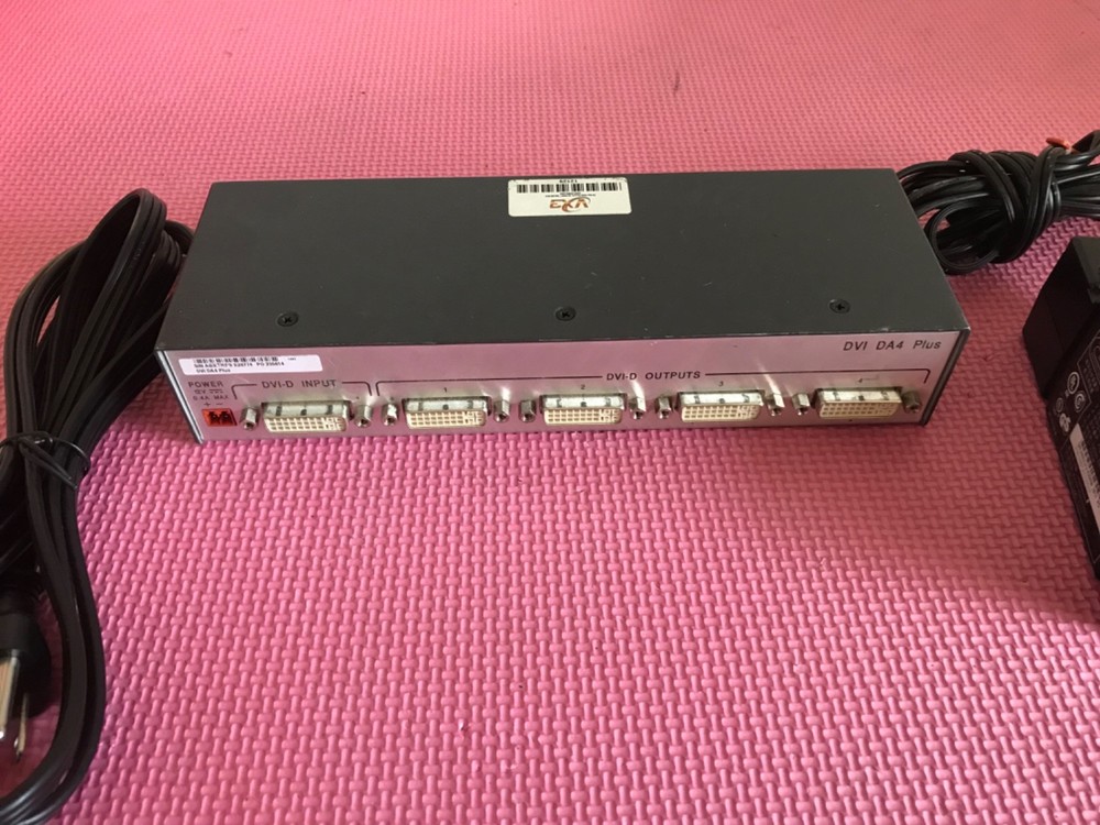 Extron DVI DA4 Plus Output VGA/DVI Distribution Amplifier Splitter