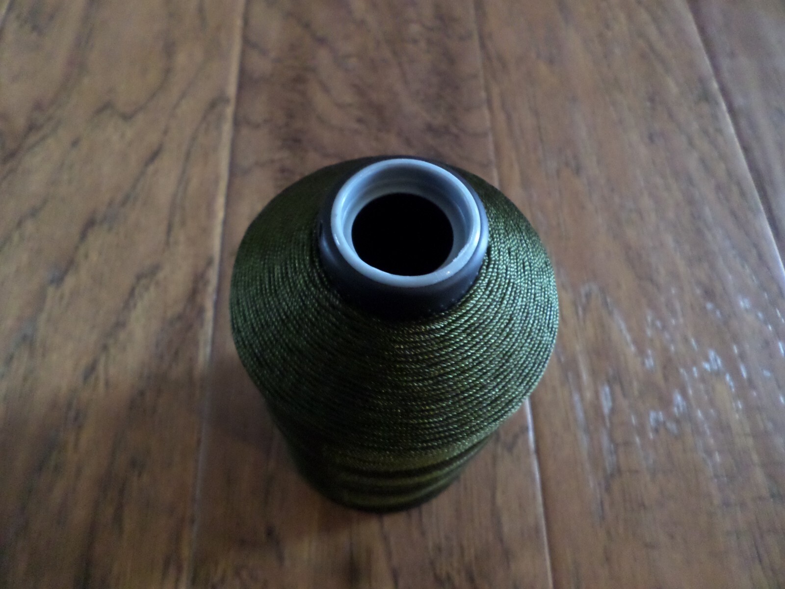 U.S MILITARY SPOOL OD NYLON MACHINE THREAD SOFT FINISH 900 YDS