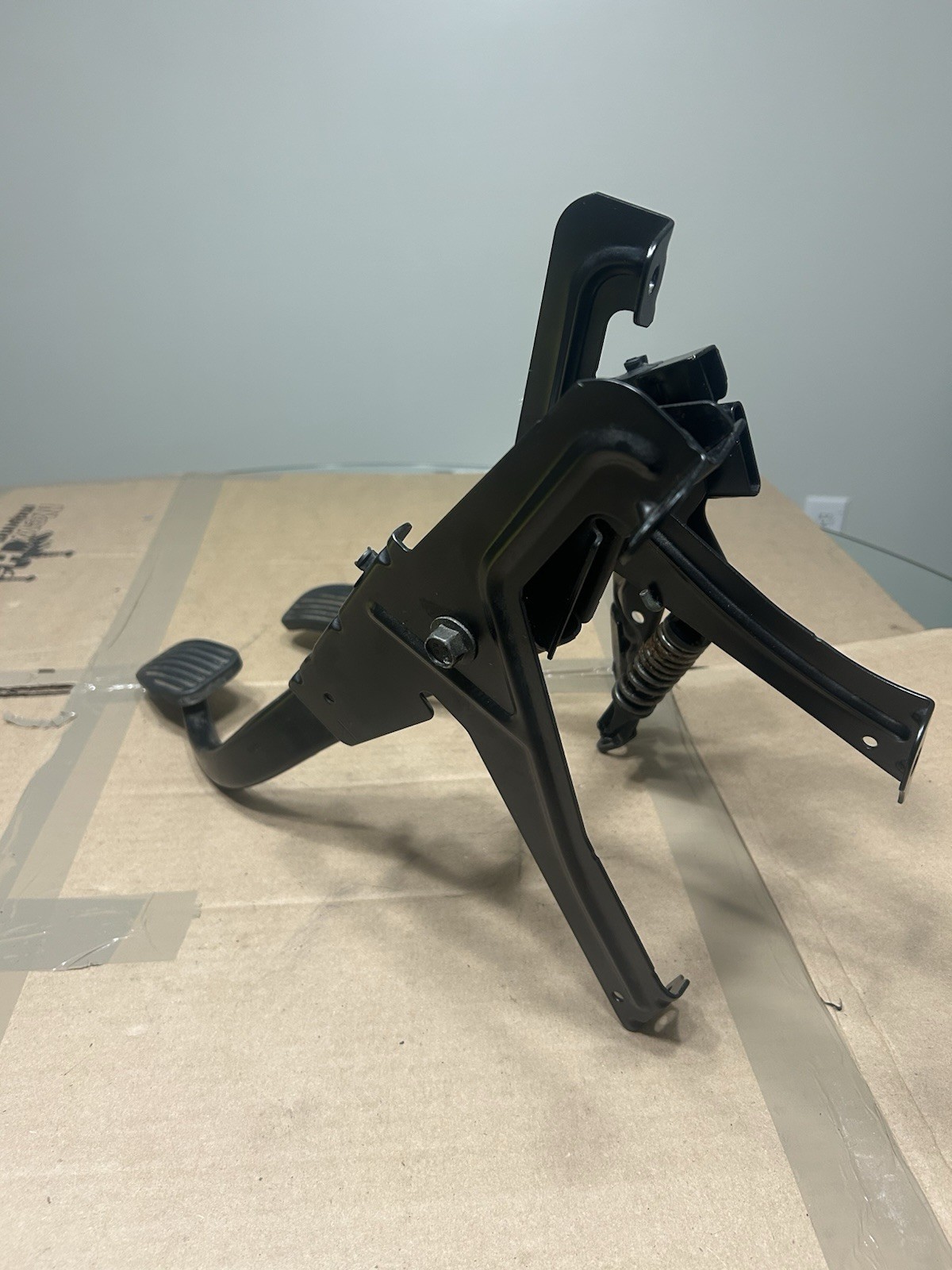 2004-07 Volvo S60R V70R Manual Clutch + Brake Pedal Assembly Box OEM P2