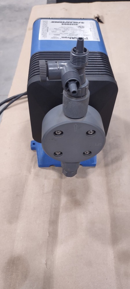 PULSATRON LPH4EA-WTC1 METERING PUMP