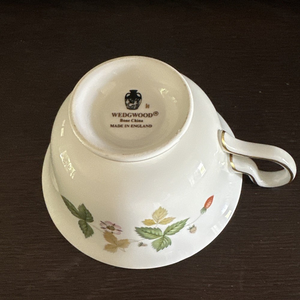 Wedgewood WILD STRAWBERRY Teacup