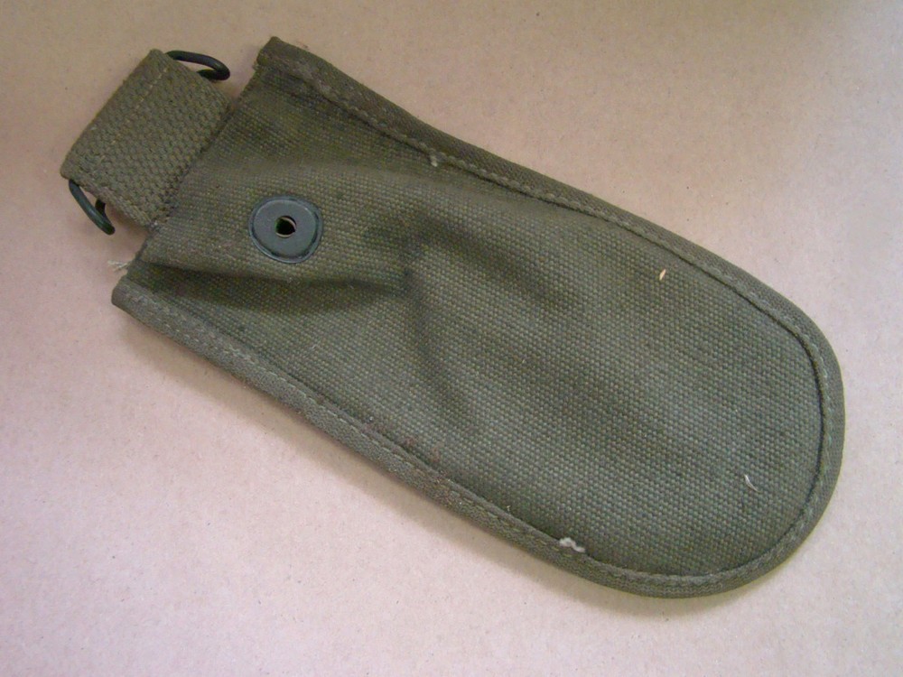 WW 2 CANVAS CARRIER FOR M-1938 WIRE E.A. Brown MFG.